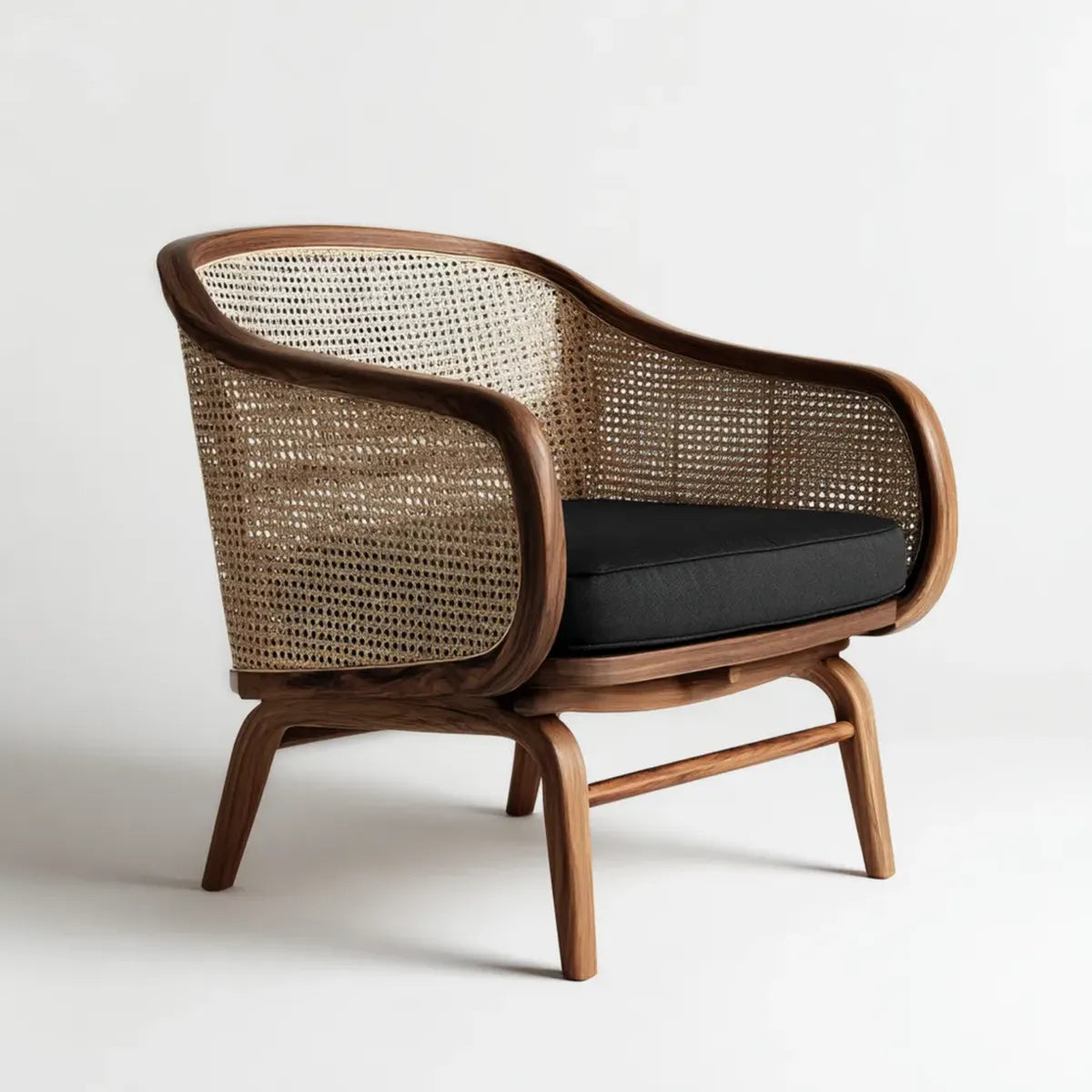 Fauteuil de salon brun en bois massif et cannage de rotin avec coussin noir forme arrondie 72 x 78 x 76 cm